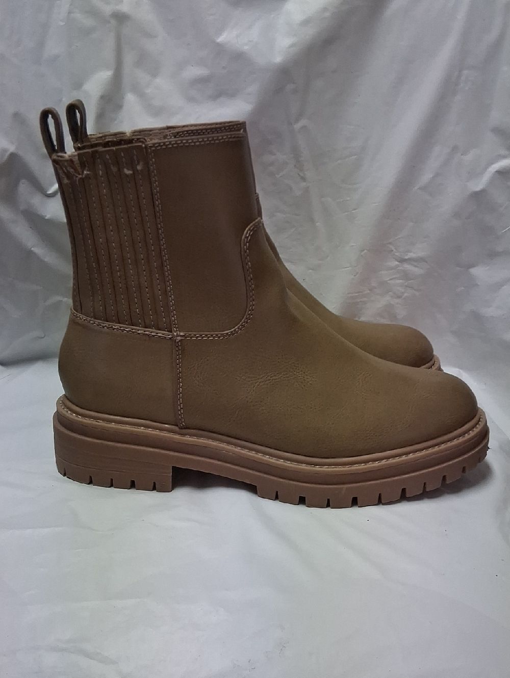 Time And Thru Women's Chelsea Lug Boots in Tan Brown Sz 8W